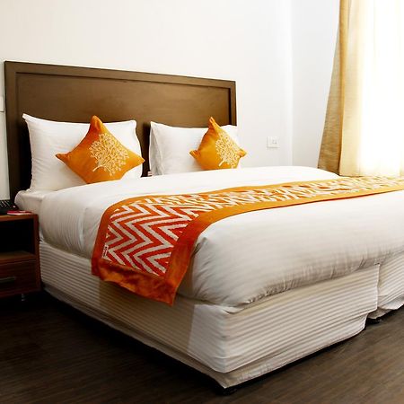Hotel Mavens House Artemis Hospital Road Gurgaon Exterior foto