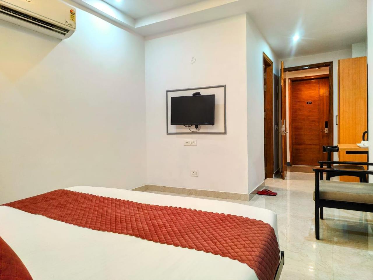 Hotel Mavens House Artemis Hospital Road Gurgaon Exterior foto