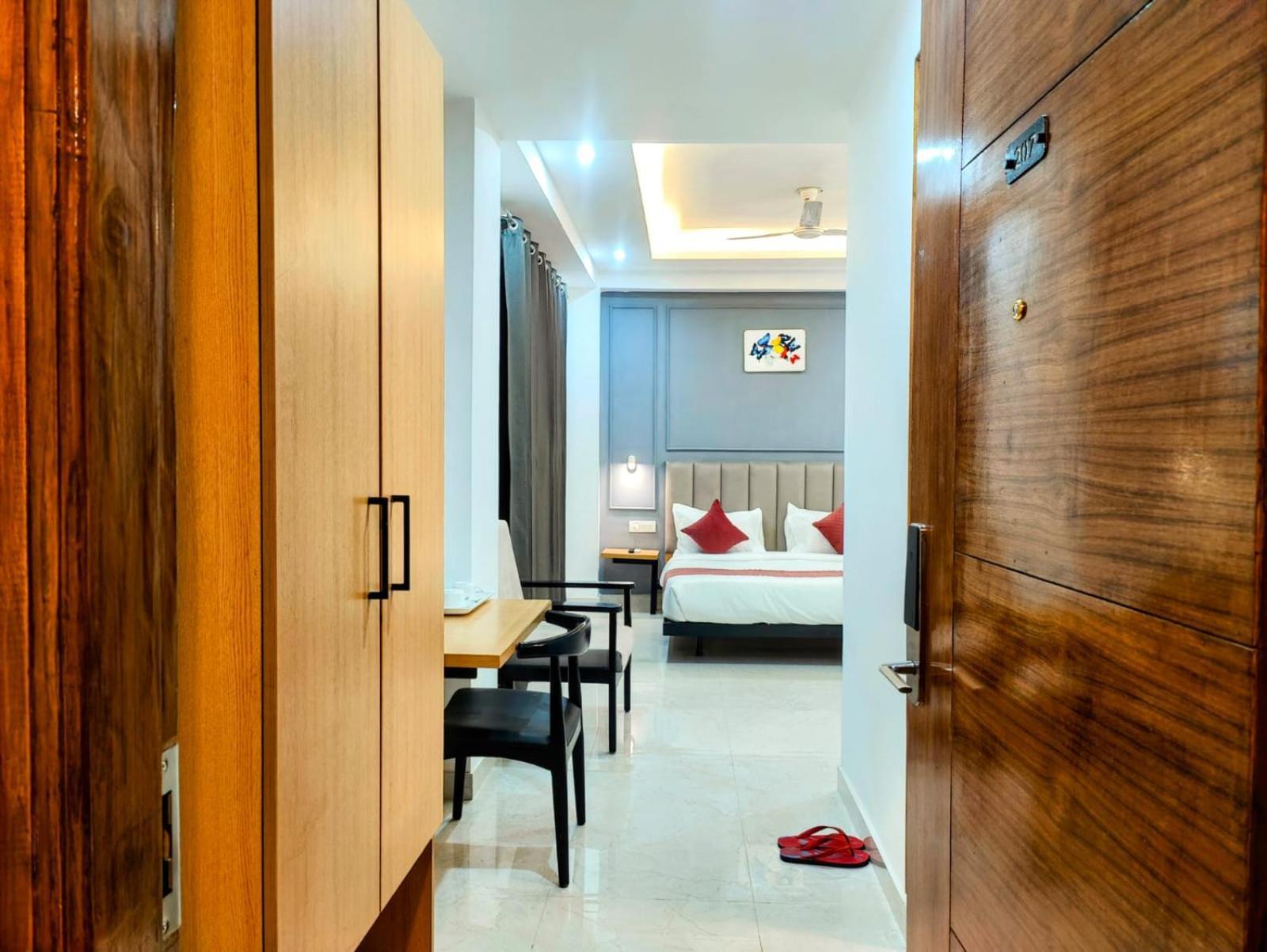 Hotel Mavens House Artemis Hospital Road Gurgaon Exterior foto