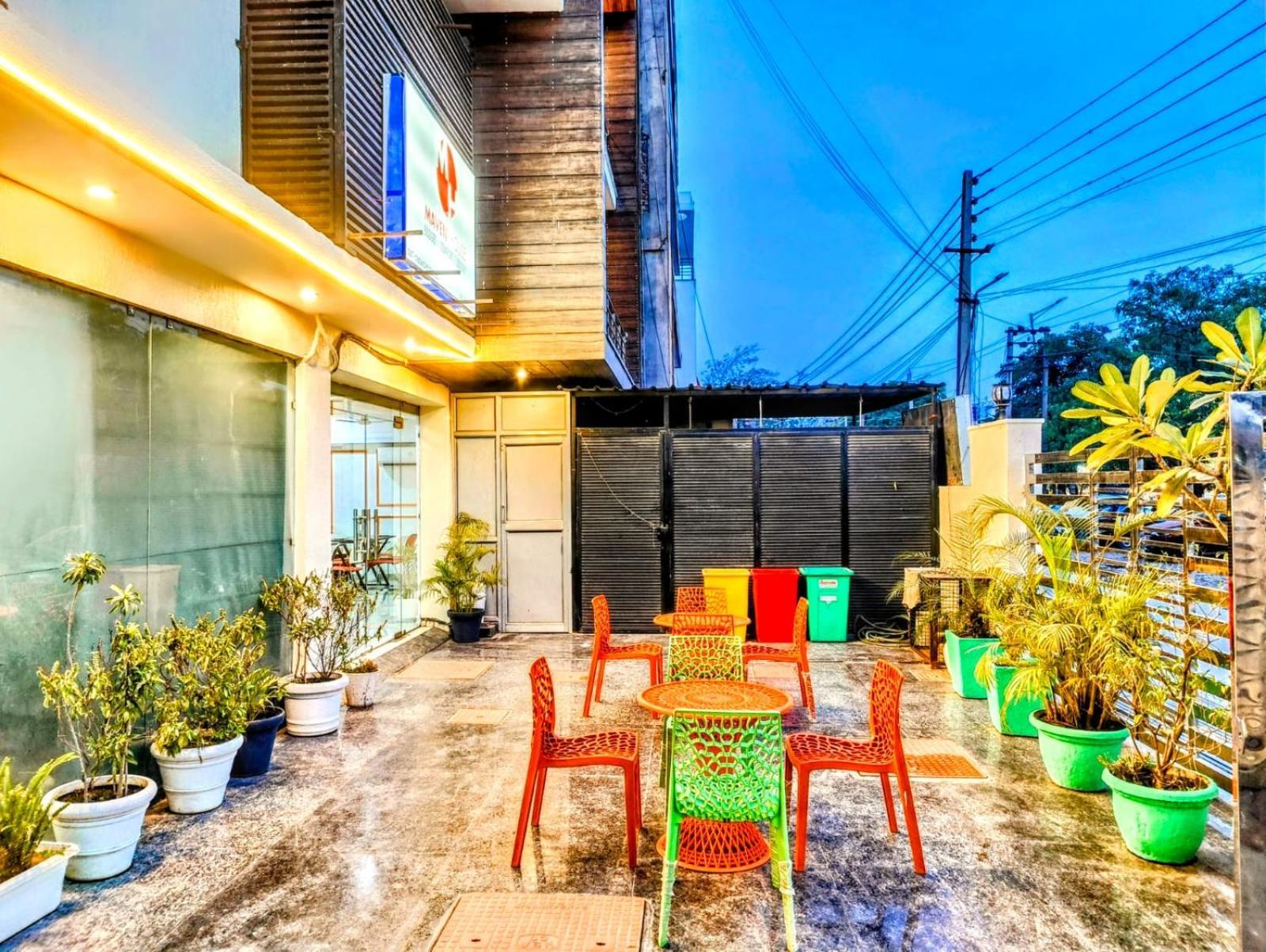 Hotel Mavens House Artemis Hospital Road Gurgaon Exterior foto