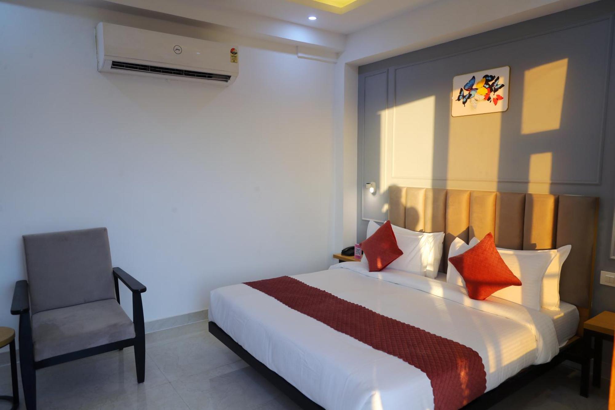 Hotel Mavens House Artemis Hospital Road Gurgaon Exterior foto