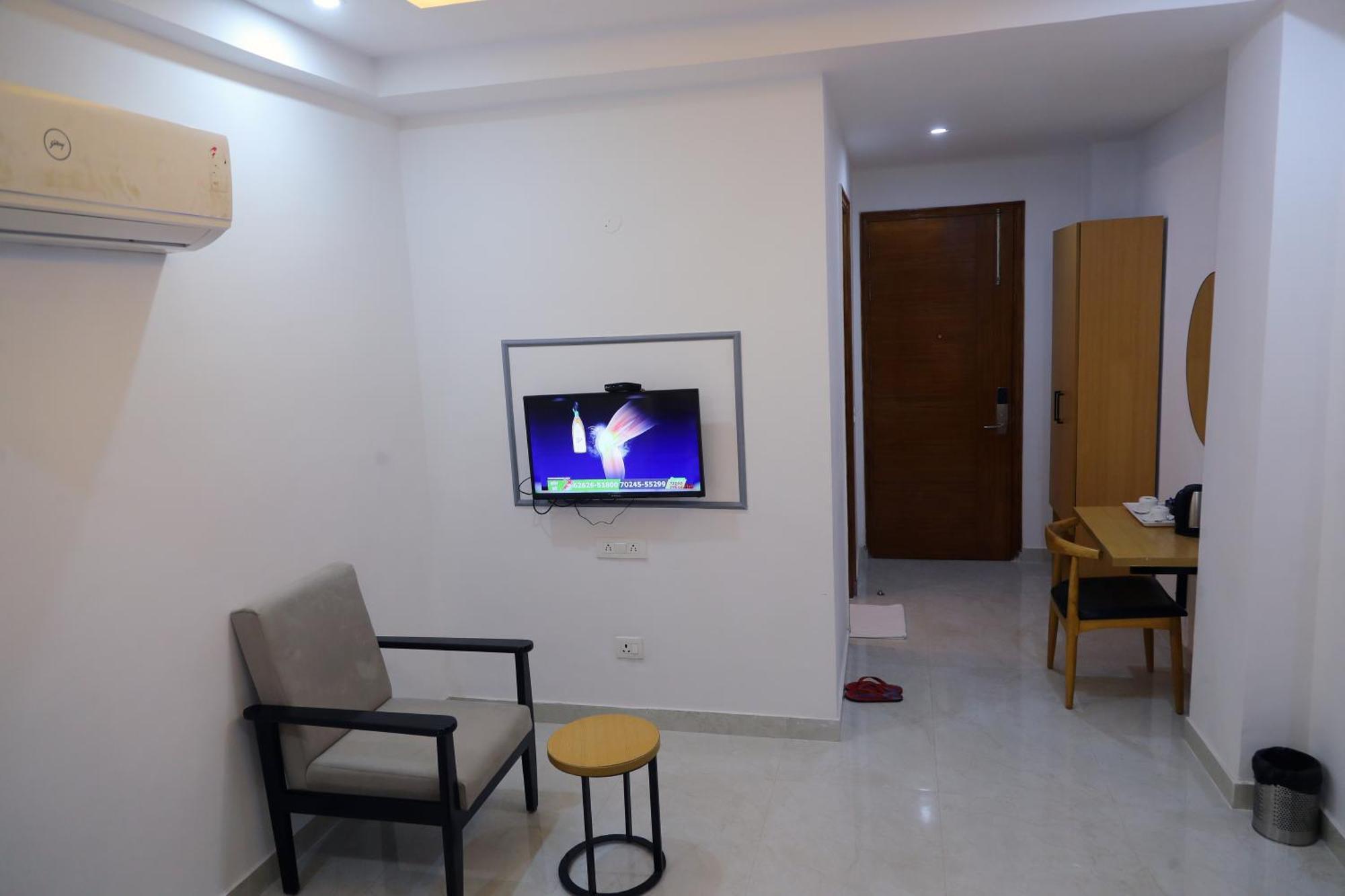 Hotel Mavens House Artemis Hospital Road Gurgaon Exterior foto