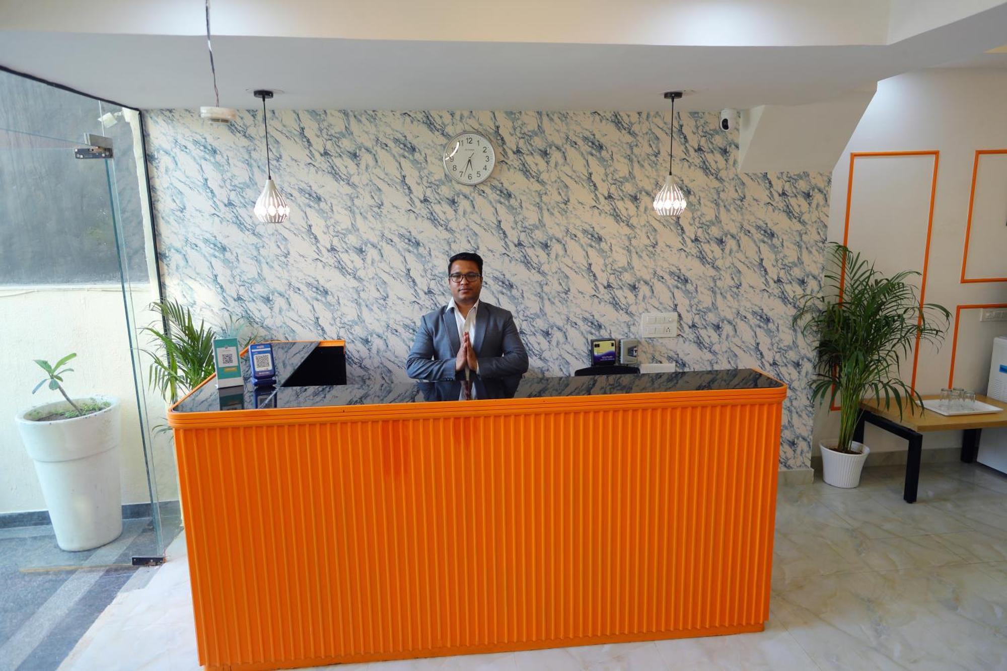 Hotel Mavens House Artemis Hospital Road Gurgaon Exterior foto