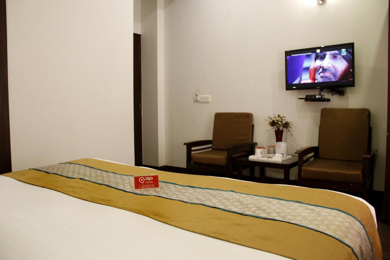 Hotel Mavens House Artemis Hospital Road Gurgaon Exterior foto