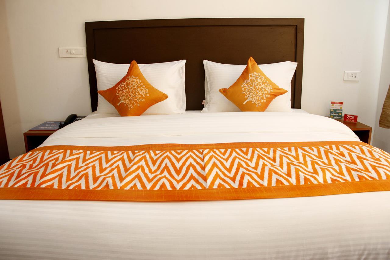 Hotel Mavens House Artemis Hospital Road Gurgaon Exterior foto