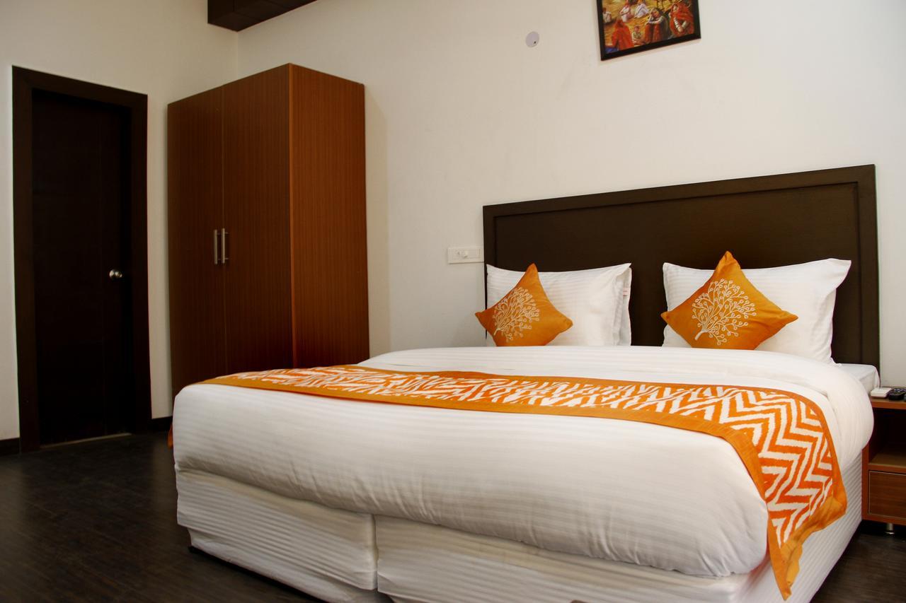 Hotel Mavens House Artemis Hospital Road Gurgaon Exterior foto